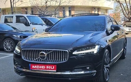 Volvo S90 II рестайлинг, 2022 год, 2 860 000 рублей, 1 фотография