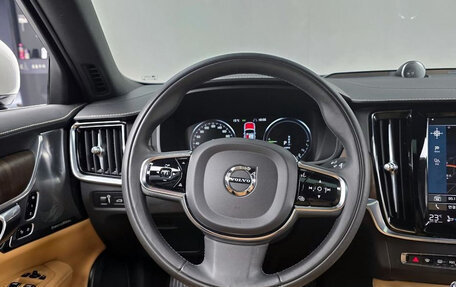 Volvo S90 II рестайлинг, 2021 год, 3 320 000 рублей, 13 фотография