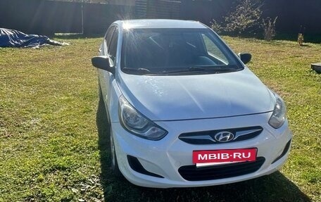 Hyundai Solaris II рестайлинг, 2011 год, 650 000 рублей, 6 фотография