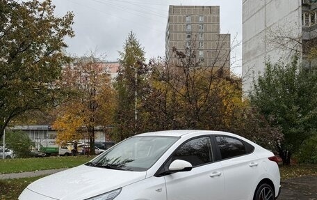 Hyundai Solaris II рестайлинг, 2021 год, 1 850 000 рублей, 3 фотография