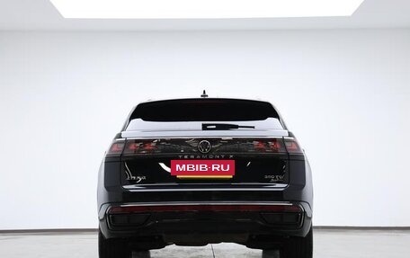 Volkswagen Teramont I, 2022 год, 3 840 000 рублей, 3 фотография