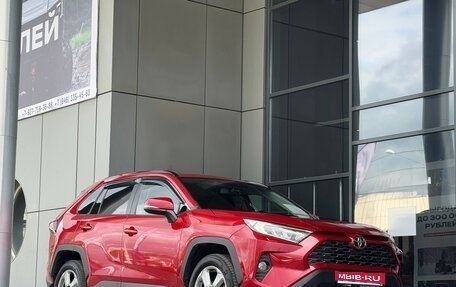 Toyota RAV4, 2021 год, 2 400 000 рублей, 1 фотография