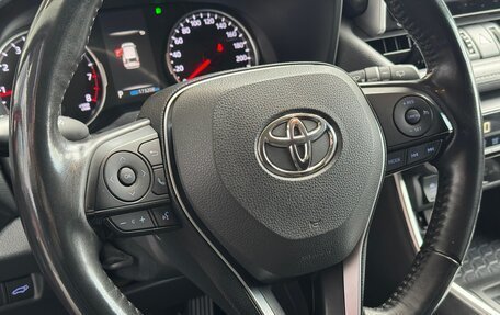 Toyota RAV4, 2021 год, 2 400 000 рублей, 13 фотография