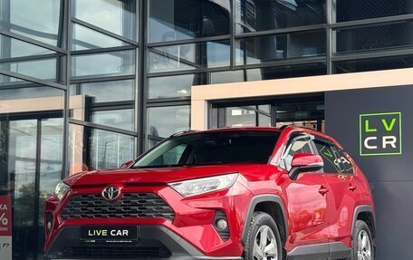 Toyota RAV4, 2021 год, 2 400 000 рублей, 4 фотография