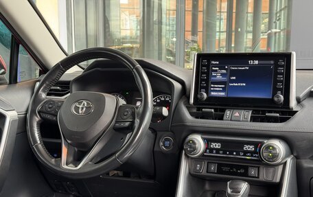 Toyota RAV4, 2021 год, 2 400 000 рублей, 12 фотография