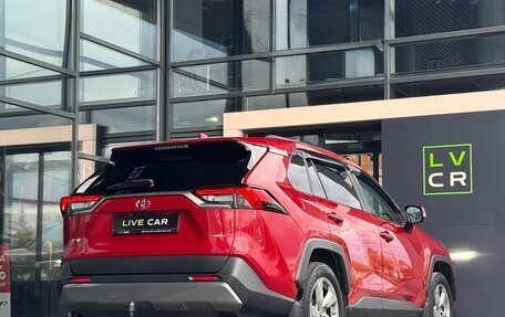 Toyota RAV4, 2021 год, 2 400 000 рублей, 5 фотография