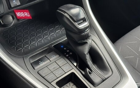 Toyota RAV4, 2021 год, 2 400 000 рублей, 20 фотография