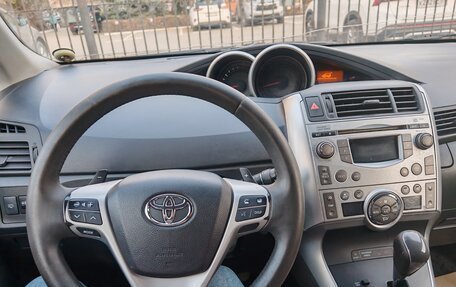 Toyota Verso I, 2011 год, 1 100 000 рублей, 5 фотография