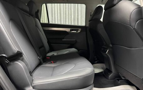 Toyota Highlander, 2025 год, 5 800 000 рублей, 30 фотография