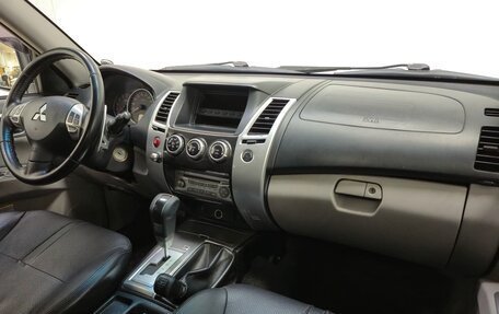 Mitsubishi Pajero Sport II рестайлинг, 2013 год, 1 750 000 рублей, 12 фотография