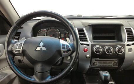 Mitsubishi Pajero Sport II рестайлинг, 2013 год, 1 750 000 рублей, 11 фотография