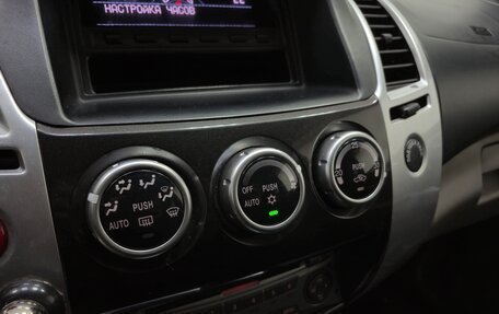 Mitsubishi Pajero Sport II рестайлинг, 2013 год, 1 750 000 рублей, 18 фотография