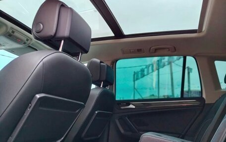 Volkswagen Tiguan II, 2018 год, 3 240 000 рублей, 17 фотография