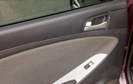 Hyundai Solaris II рестайлинг, 2011 год, 750 000 рублей, 6 фотография