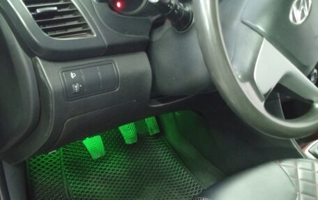 Hyundai Solaris II рестайлинг, 2011 год, 750 000 рублей, 11 фотография