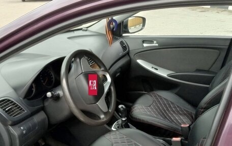 Hyundai Solaris II рестайлинг, 2011 год, 750 000 рублей, 5 фотография