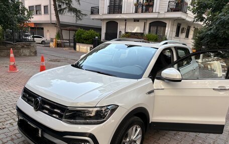 Volkswagen T-Cross I, 2022 год, 1 950 000 рублей, 1 фотография