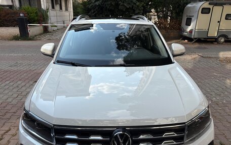 Volkswagen T-Cross I, 2022 год, 1 950 000 рублей, 3 фотография