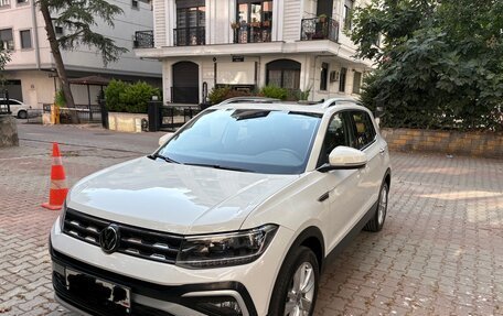 Volkswagen T-Cross I, 2022 год, 1 950 000 рублей, 2 фотография