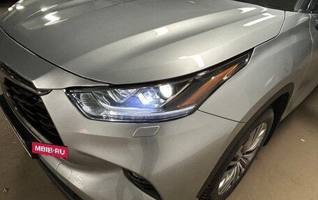 Toyota Highlander, 2021 год, 6 300 000 рублей, 27 фотография