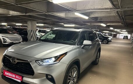 Toyota Highlander, 2021 год, 6 300 000 рублей, 31 фотография