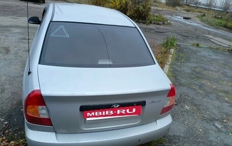 Hyundai Accent II, 2004 год, 250 000 рублей, 3 фотография