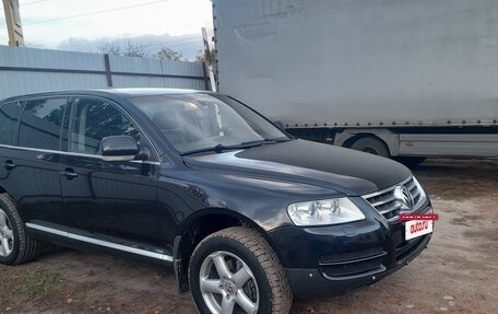 Volkswagen Touareg III, 2004 год, 725 000 рублей, 2 фотография