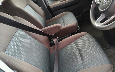 Toyota Roomy I, 2022 год, 1 290 000 рублей, 17 фотография