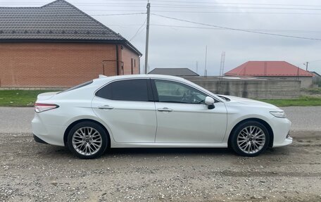 Toyota Camry, 2019 год, 2 850 000 рублей, 4 фотография