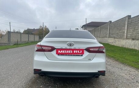Toyota Camry, 2019 год, 2 850 000 рублей, 3 фотография