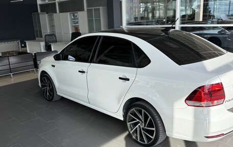 Volkswagen Polo VI (EU Market), 2017 год, 750 000 рублей, 2 фотография