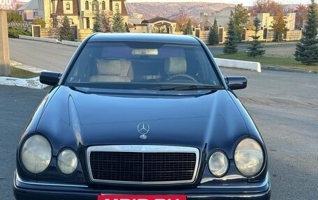 Mercedes-Benz E-Класс, 1998 год, 490 000 рублей, 6 фотография