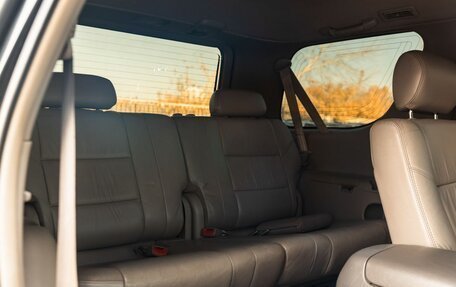 Toyota Sequoia II рестайлинг, 2004 год, 2 030 000 рублей, 20 фотография