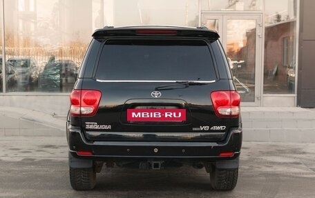 Toyota Sequoia II рестайлинг, 2004 год, 2 030 000 рублей, 6 фотография