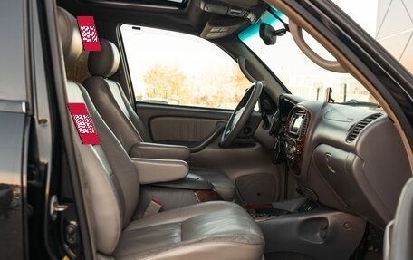 Toyota Sequoia II рестайлинг, 2004 год, 2 030 000 рублей, 22 фотография