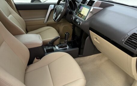 Toyota Land Cruiser Prado 150 рестайлинг 2, 2016 год, 3 950 000 рублей, 10 фотография
