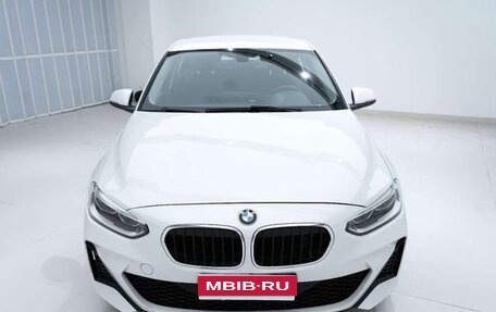 BMW 1 серия, 2021 год, 2 100 000 рублей, 1 фотография