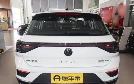 Volkswagen T-Roc I, 2025 год, 2 450 000 рублей, 3 фотография