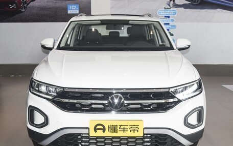 Volkswagen T-Roc I, 2025 год, 2 450 000 рублей, 2 фотография