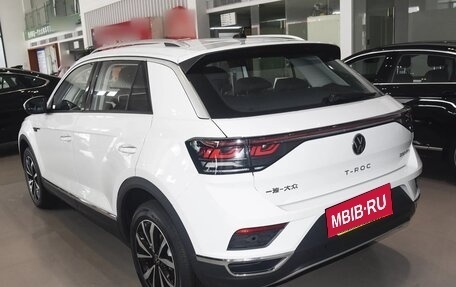 Volkswagen T-Roc I, 2025 год, 2 450 000 рублей, 5 фотография