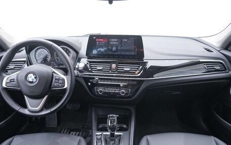 BMW 1 серия, 2021 год, 2 100 000 рублей, 12 фотография