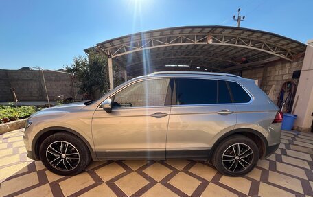 Volkswagen Tiguan II, 2020 год, 3 000 000 рублей, 3 фотография