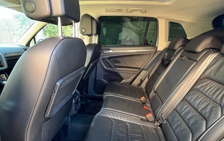 Volkswagen Tiguan II, 2020 год, 3 000 000 рублей, 6 фотография