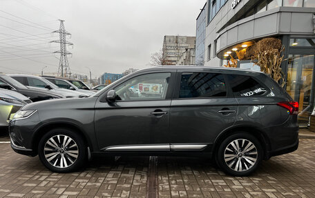 Mitsubishi Outlander III рестайлинг 3, 2020 год, 2 250 000 рублей, 4 фотография