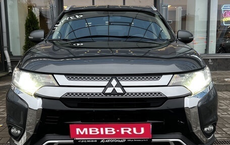 Mitsubishi Outlander III рестайлинг 3, 2020 год, 2 250 000 рублей, 2 фотография