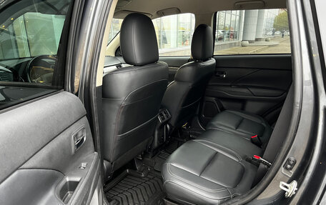 Mitsubishi Outlander III рестайлинг 3, 2020 год, 2 250 000 рублей, 21 фотография