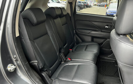 Mitsubishi Outlander III рестайлинг 3, 2020 год, 2 250 000 рублей, 27 фотография