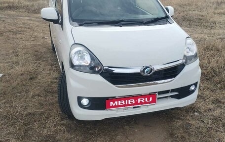 Daihatsu Mira e:S I рестайлинг, 2015 год, 580 000 рублей, 1 фотография