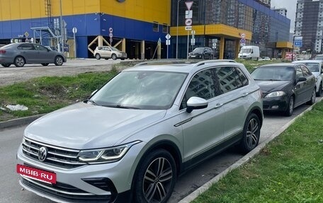 Volkswagen Tiguan II, 2021 год, 3 650 000 рублей, 2 фотография