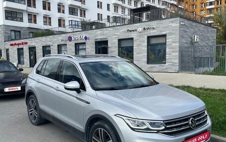Volkswagen Tiguan II, 2021 год, 3 650 000 рублей, 3 фотография